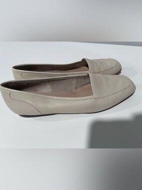 Enzo Angiolini Women's Cream Leather Slip-On Loafers